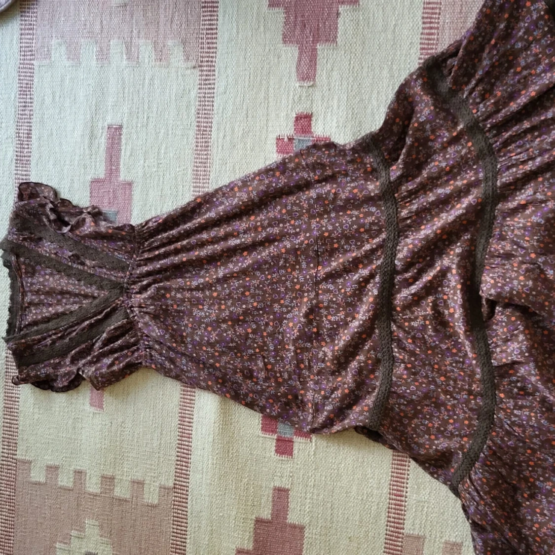 Blommig sommarklänning - 90