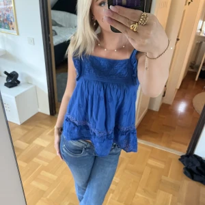 Topp - Söt blå topp från Mango i storlek M!