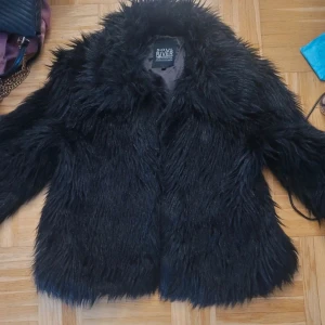 Fuskpäls jacka - Aldrig använd 