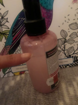 Hårprodukt Gelé Bunny spray - En flaska på 200ml, gelé spray. Det är ca 150ml kvar i flaskan.   Skickas i blå påse m postnord ! 