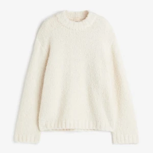 Vit stickad - Från hm, storlek S💗 Varm o mysig nu till vintern! Inte stickig💗