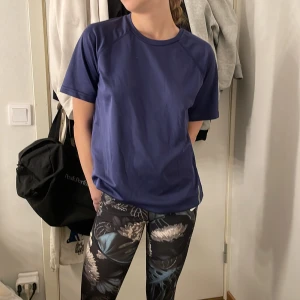 Träningströja - Fin träningströja! Säljer för 30kr Vet inte märket!