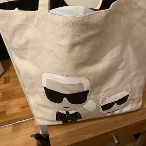 Fin shopper i canvas  Äkta Köpt på Zalando  Inget kvitto kvar 