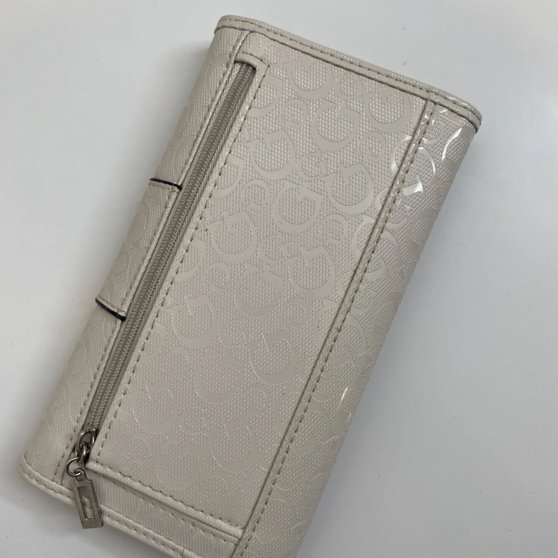 Guess plånbok  - 91