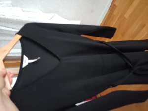 Fin, varm tunika perfekt för hösten - Hej, jag vill sälja en helt oanvänd och gosig tunika från ett märke som heter object, den är i L men passar M också. På mig som är 167 kommer den lite över mina knän, har ett tyg bälte. Jätte fin till hösten. Helt o använd o ny. Har inte använt för den st