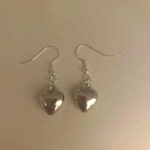 Handgjort örhängen❤️ - Handgjort örhängen, kontakta mig om du vill ha mer info💕