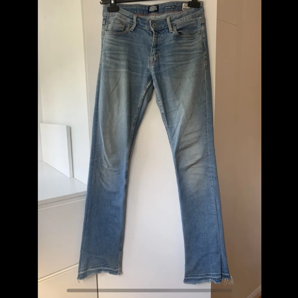 Supersnygga lågmidjade jeans från crocker!💙. Jeans & Byxor.