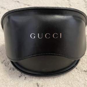 Fina Gucci solglasögon 