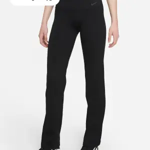 Hej, jag säljer nu mina yogapants från Nike, har inte alls använt dom mycket då de är för små för mig. Storlek xs. Om du är intresserad skickar jag gärna bilder på dem. Köparen står för frakten🫶nypris är 650kr