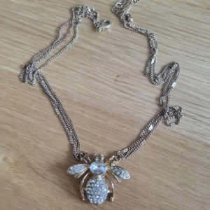 Guldigt halsband strass  - Guldigt med strass  