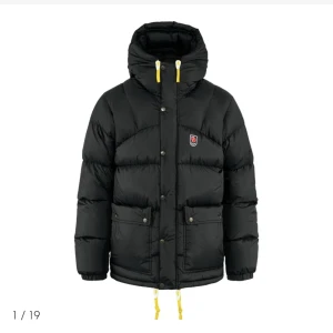 Fjällräven jacka  - Fjällräven jacka i mycket bra skick i storlek xxs men passar mig som har xs-s. 4500kr