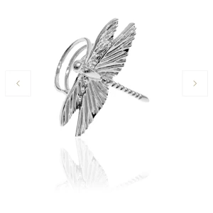 Ioaku ring - Säljer min trollslända ring från Ioaku💓 justerbar, köpte för 500, skriv för egna bilder