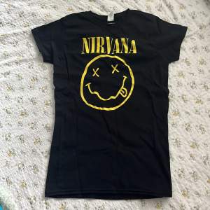 Nirvana t-shirt, storlek S. Bra secondhand skick