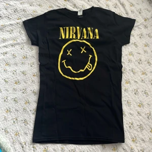Nirvana t-shirt - Nirvana t-shirt, storlek S. Bra secondhand skick