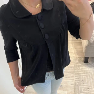 Svart kappa  - Svart trendig kappa! 