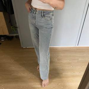 Perfekta jeans i rak, lite oversized passform från märket IVY🌼 true to size