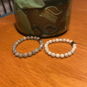 90kr för båda - Pärl armband för riktigt bra pris 2 för 90kr