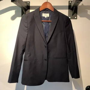 Kavaj (152) - Kavaj från märket Hampton republic med en stilig passform