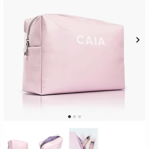 Caia necessär  - Säljer caias stora necessär för använder inte❣️