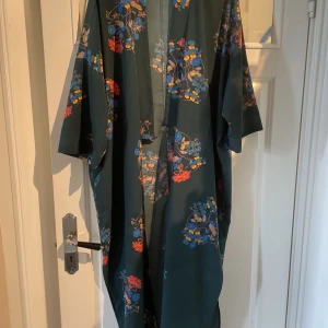 Kimono från Weekday - Stl M. Som ny!