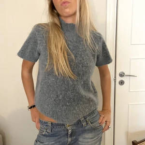 Stickad topp - Kortärmad stickad topp💙💙💙