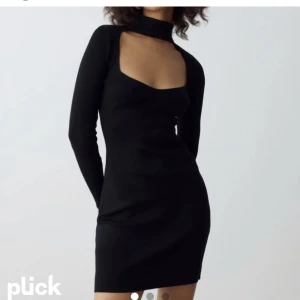 Klänning  - Säljer min helt oanvända klänning med prislappen kvar ifrån Gina! Den är helt slutsåld på nätet Jag köpte den för 600 och säljer för 400 ❣️ pris kan dock diskuteras! Kontakta för intresse