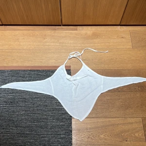 Top - Bandana type crop top, no brand 