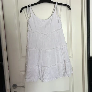 Klänning - Använd en gång på skolavslutningen