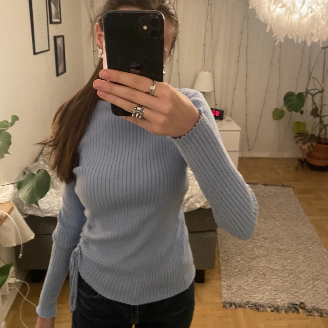 Stickad/ribbad fin tröja.