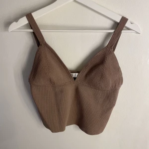 Virkat linne🤎 - Typ aldrig använt virkat linne från Zara💓 Så fint skick!🤍