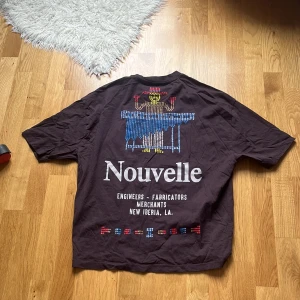 ASOS nouvelle tee - Aldrig använd för att den är för stor för mig