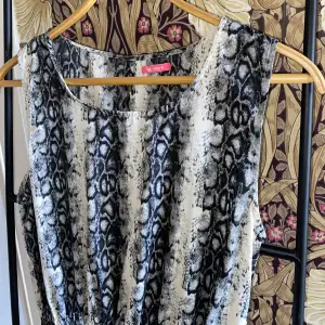 Leopard klänning från Svea 💫