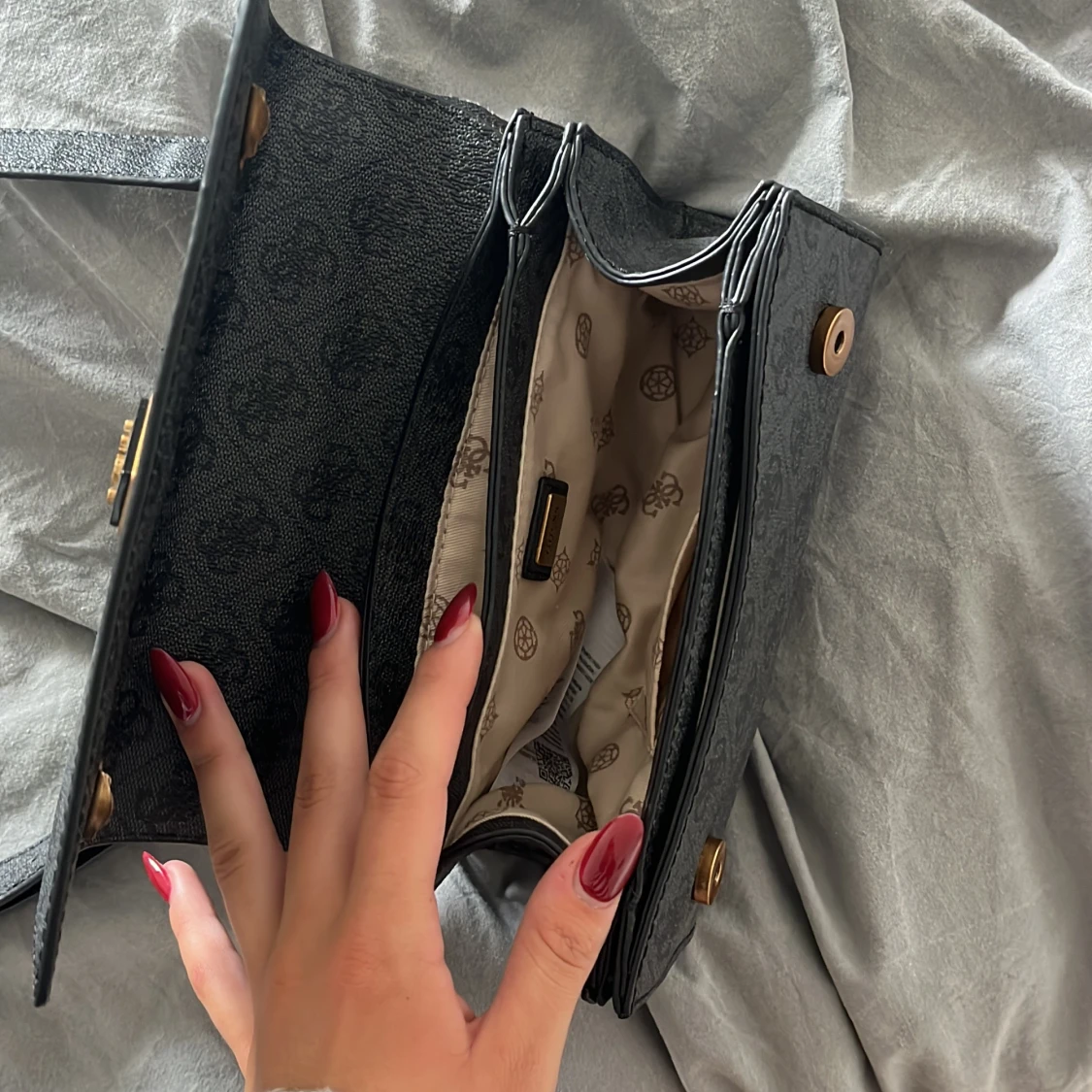 Ny guess väska  - 90