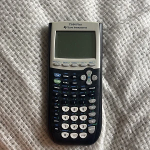 Grafräknare - Säljer min Ti-84 plus grafräknare som jag haft under gymnasiet, i perfekt skick och batterierna ingår dessutom. 
