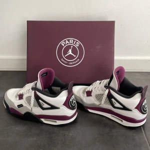 Jordan 4 - Säljer nu mina Air Jordan 4 paris saint germain (psg) då jag inte använder dem längre👟. Förra ägaren köpte skorna av Oliver Curtis (facebook)✅. pris: 1200kr  I använt skick ( 6/10 ) Kom gärna privat för fler bilder🤝 