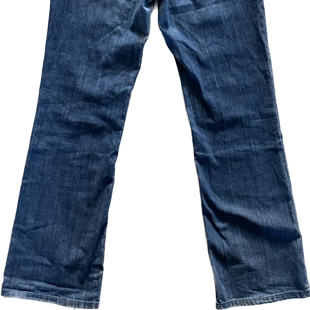 Bootcut jeans utan några skador . Jeans & Byxor.