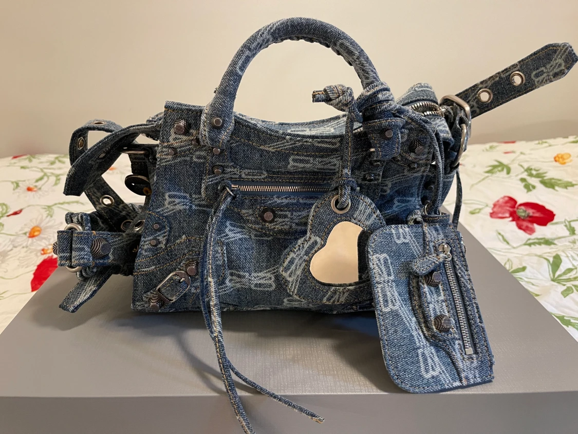 Balenciaga Le Cagole denim väska  - 90