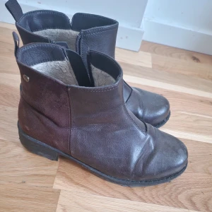 Vinter boots  - Anvönda endast en gång och anpassad för fötter med smärta och som håller dem varma