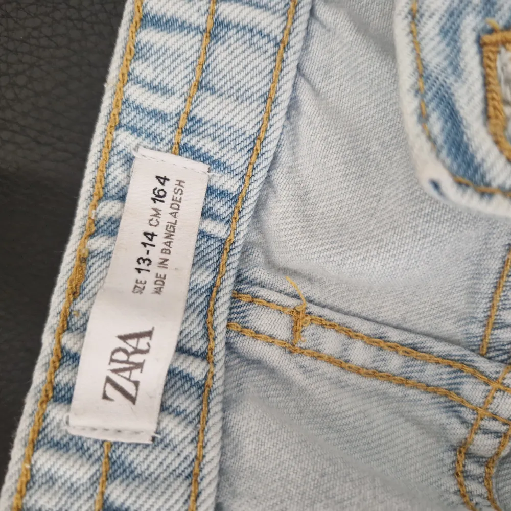 Mom jeans, zara! . Jeans & Byxor.