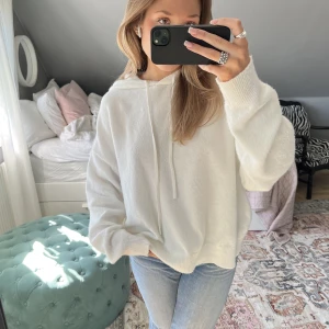 Stickad hoodie - Fin vit stickad hoodie💓