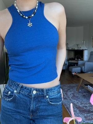 Blå topp - Blå topp/linne ifrån mango. Aldrig använd