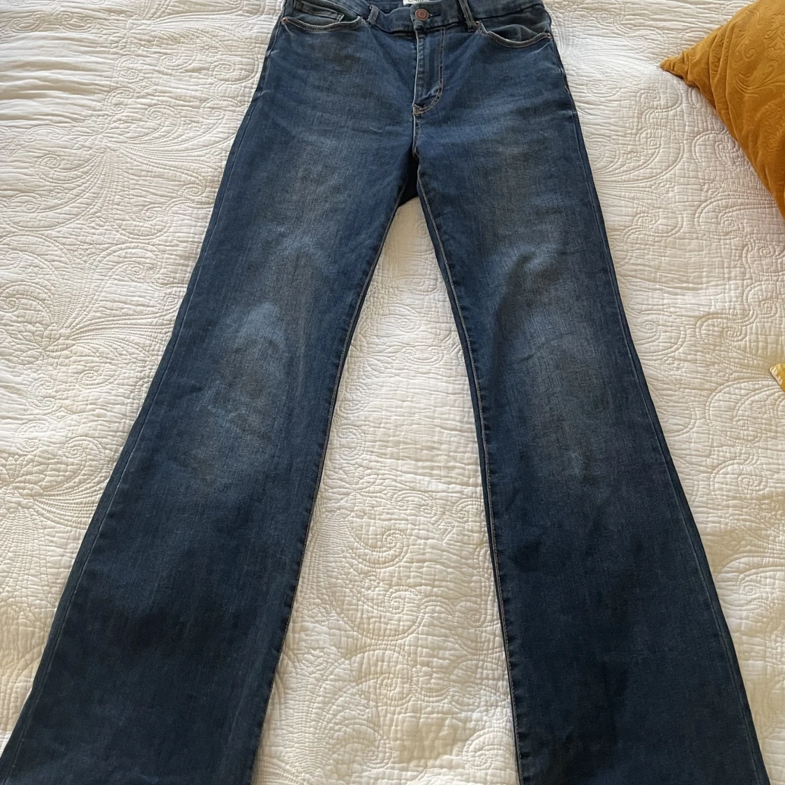 Utsvängda jeans 