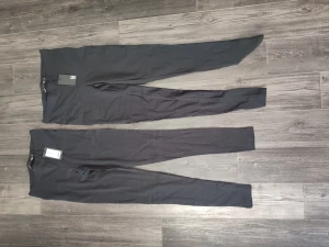 Tights från lager 157 - 2 st Thights från lager 157 , aldrig använda . Lapparna kvar . Storlek xs 