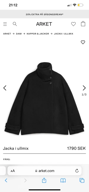 Kappa - Den populära kappan från Arket. Säljer pga kommer ej till användning mer. Strl 36/38. Nypris: 1800. Privat för egna bilder ❤️