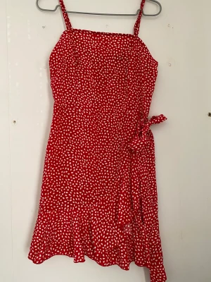 Klänning  - Använd 1 gång