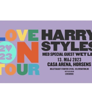 Harry styles 13/5 - Säljer två biljetter (front standing) till Harry Styles i Horsens den 13/5. Vid eventuellt köp sker köpet via Ticketmaster re-sell, jag står ej för eventuella avgifter som tillkommer från Ticketmaster. Pris kan diskuteras💕(säljer de för mindre än hos TM)