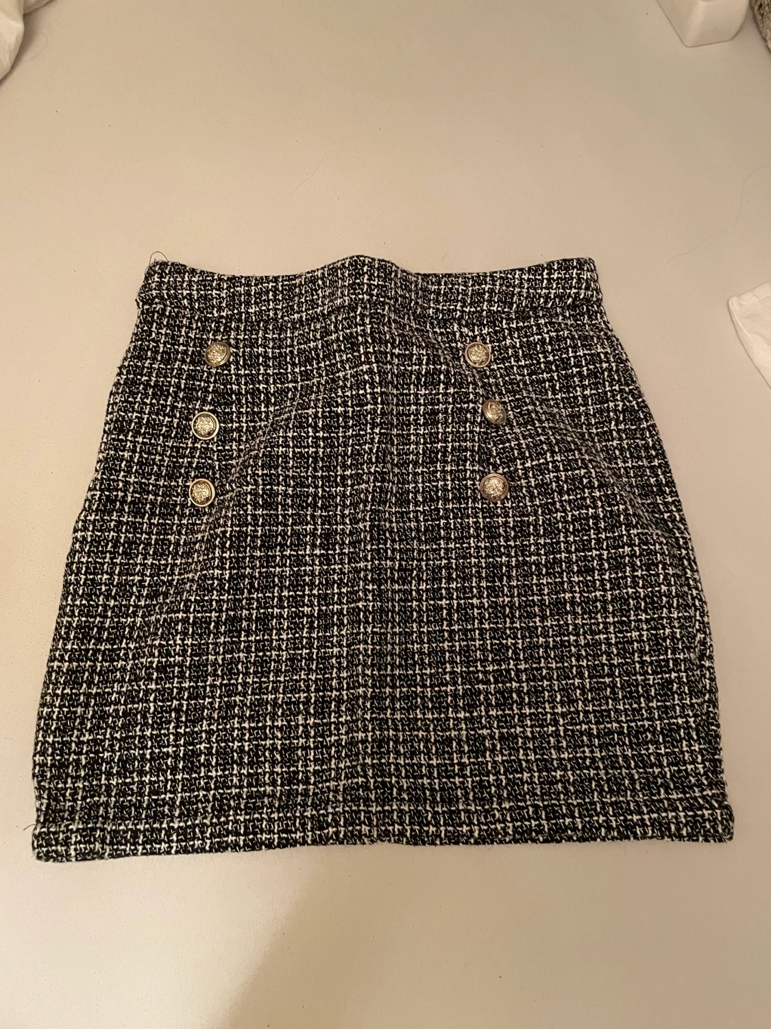 Två kjolar för 100 kr