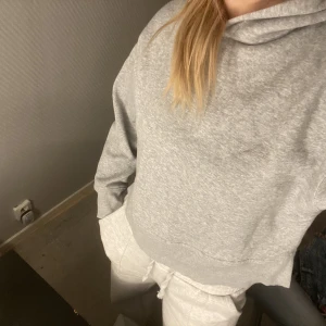 Zara hoodie - Hoodie från zara knappt andvänd❤️🫶🏼