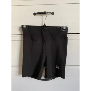 Träningsshorts - Träningshorts i fint skick.
