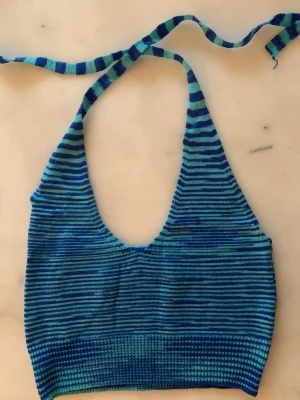 Halterneck topp - Super fin halterneck topp köpt från shein 💓 knappt använd. Passar xs-s. Skriv vid frågor☺️